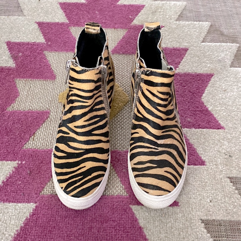 Size 5 Tiger print Steve Madden Wedges